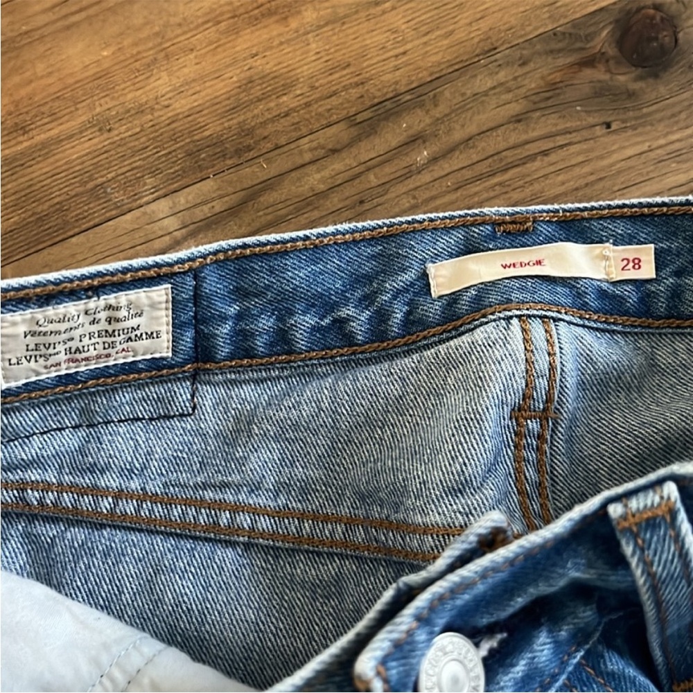 Levi’s Wedgie Jeans - Picture 8 of 10